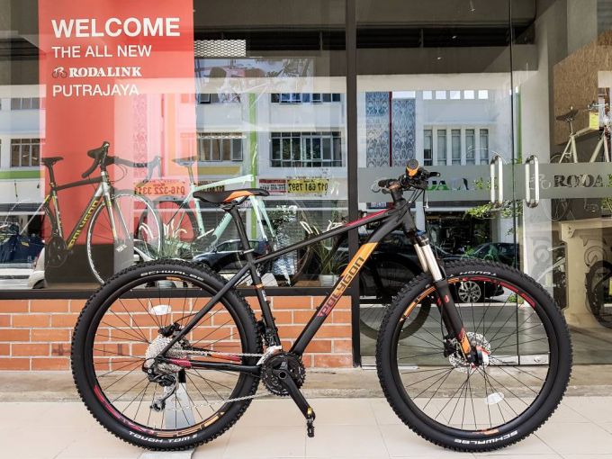 Buy Polygon Xtrada LE 2018 Mountain Bike RODALINK SINGAPORE