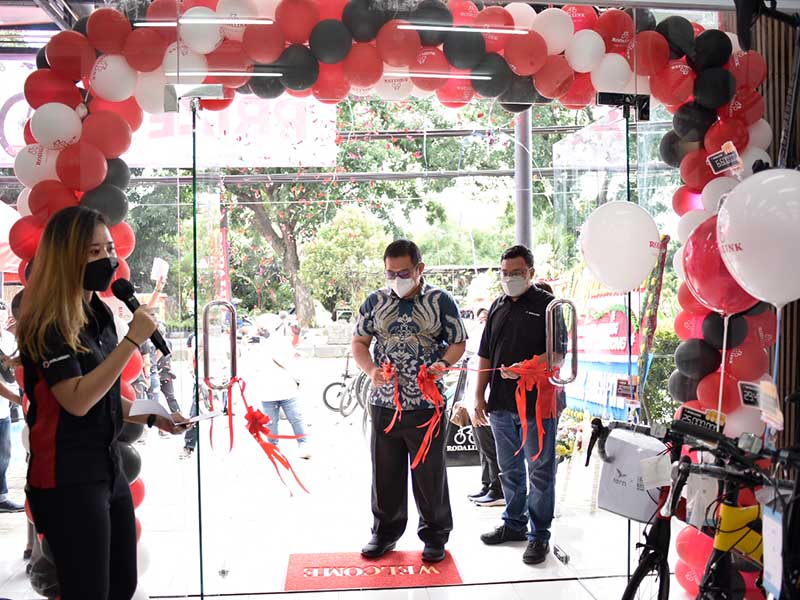 Buka Cabang ke-49, Rodalink Berbagi Sepeda Polygon Kepada Dua Panti Asuhan