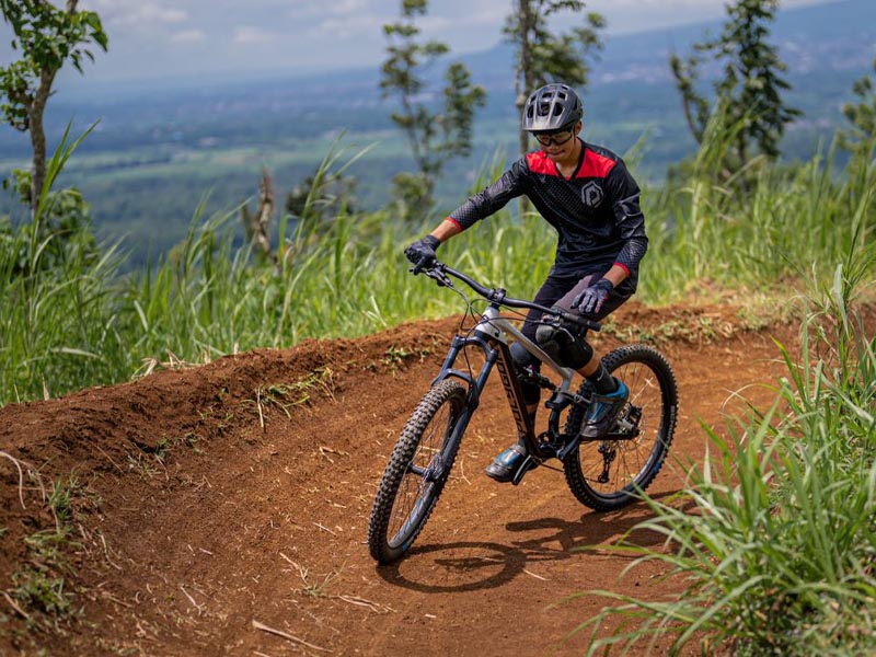 must have safety cycling gears for riding must have safety cycling gears for riding