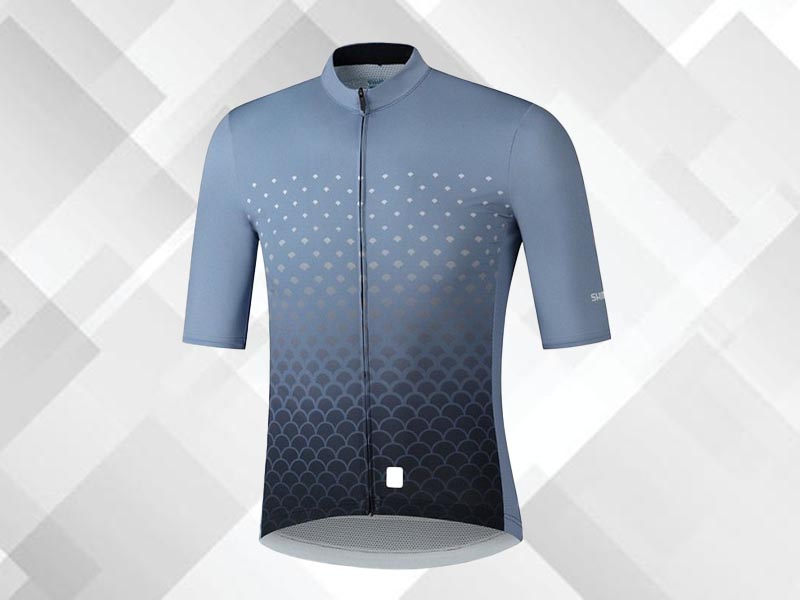 Jersey road bike Shimano Breakaway Short Sleeve dengan perlindungan sinar UV dan fitur stiker reflektif Jersey road bike Shimano Breakaway Short Sleeve dengan perlindungan sinar UV dan fitur stiker reflektif