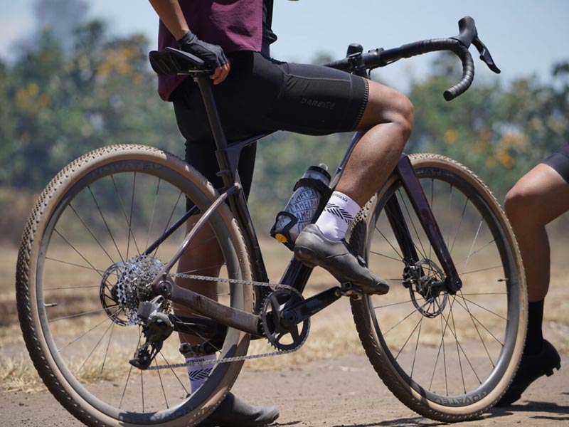 Penampilan sepeda gravel dan ban lebarnya Penampilan sepeda gravel dan ban lebarnya
