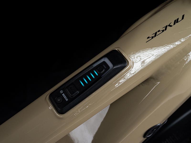 A view of the electric mountain bike battery indicator at full capacity A view of the electric mountain bike battery indicator at full capacity