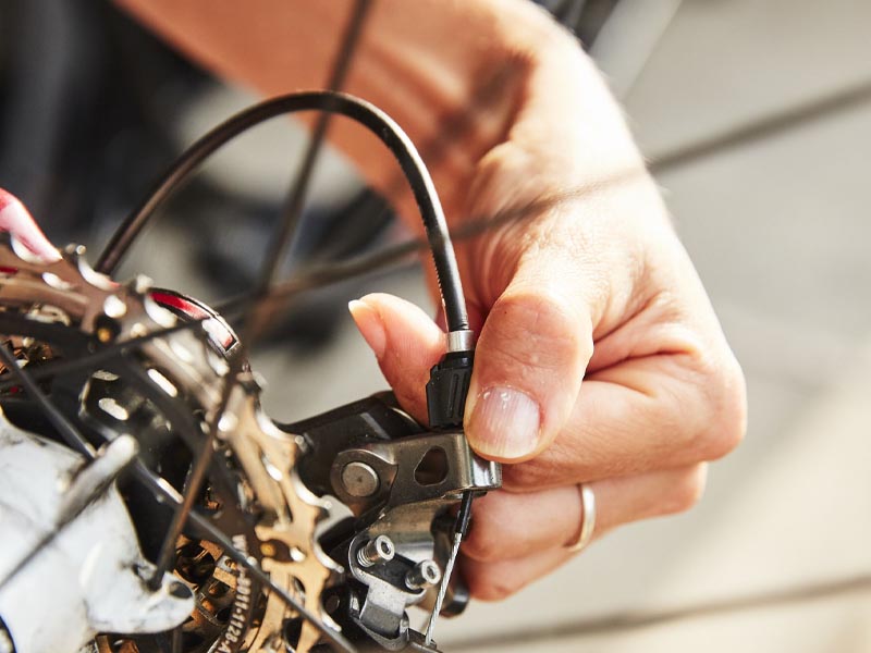 Adjusting and securing cable to make it cleand and safe Adjusting and securing cable to make it cleand and safe