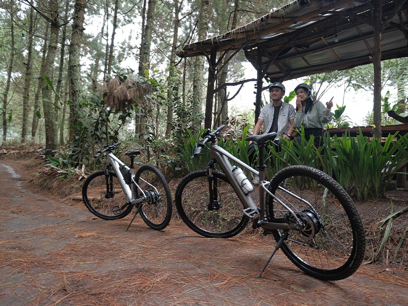 Electric bicycles can easily park everywhere Electric bicycles can easily park everywhere