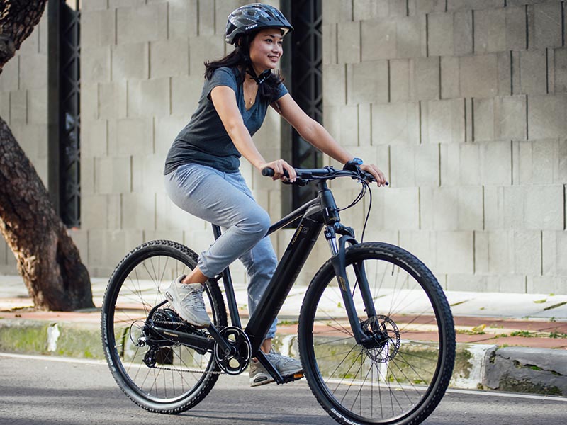 Electric bikes travel at lower speeds to reduce the risk of accidents Electric bikes travel at lower speeds to reduce the risk of accidents