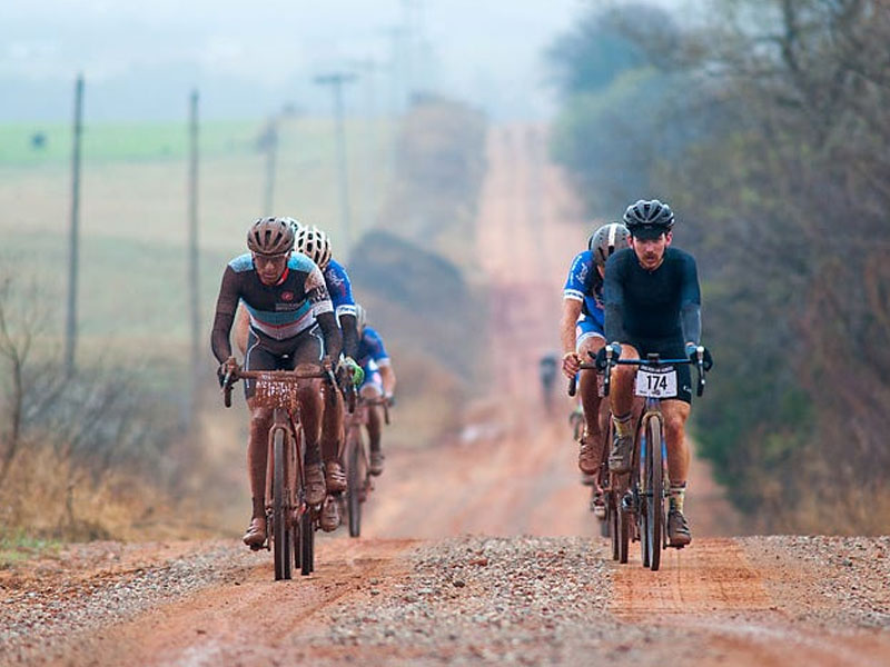 Komunitas Sepeda Gravel bersepeda bersama Komunitas Sepeda Gravel bersepeda bersama