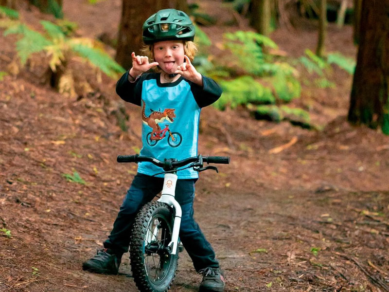 Anak lebih sehat setelah bersepeda gunung Anak lebih sehat setelah bersepeda gunung