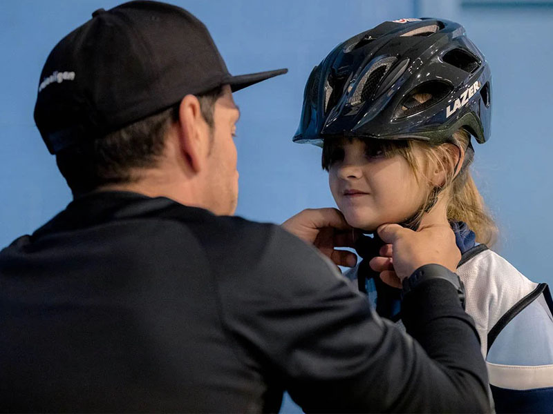 Persiapan keselamatan anak sebelum bersepeda gunung Persiapan keselamatan anak sebelum bersepeda gunung