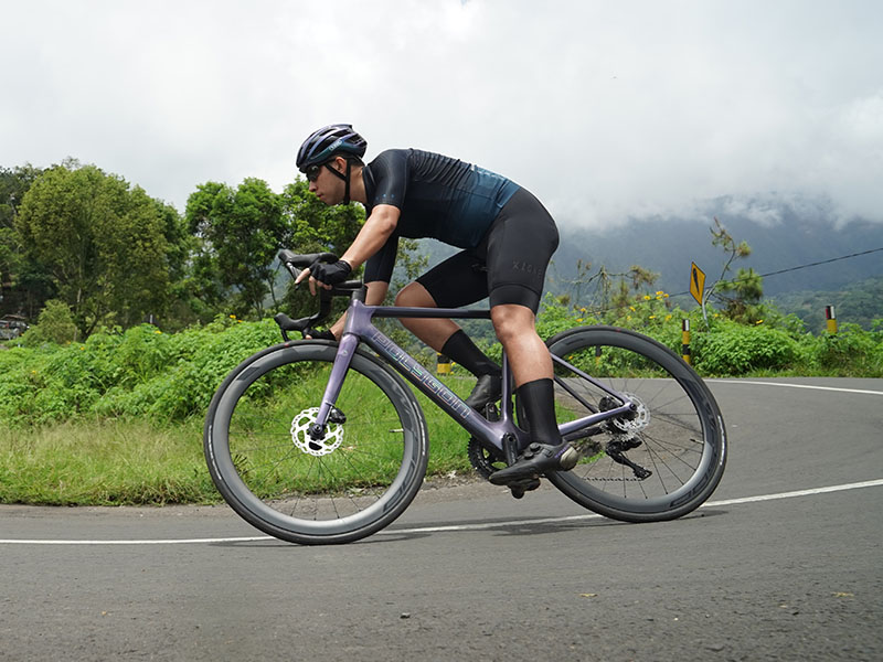 Polygon Helios A7X Carbon Road Bike Polygon Helios A7X Carbon Road Bike