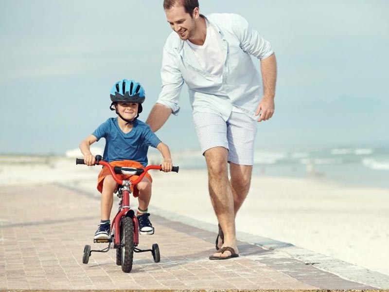 Sepeda dengan roda bantu, metode pengenalan paling simpel Sepeda dengan roda bantu, metode pengenalan paling simpel