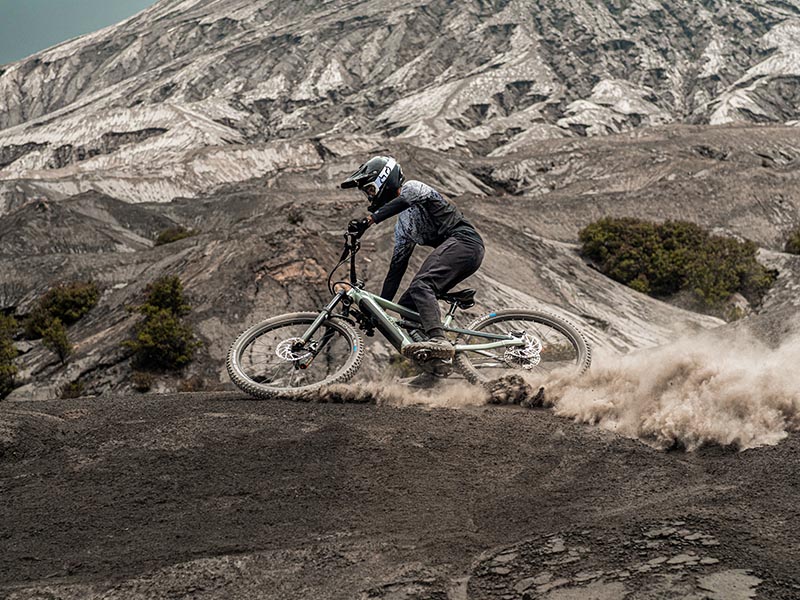 Off-road e-bikes are perfect for climbing with ease Off-road e-bikes are perfect for climbing with ease