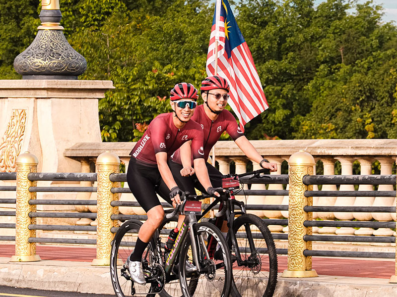 Electric bikes have zero pollution compared to motorbikes and cars Electric bikes have zero pollution compared to motorbikes and cars