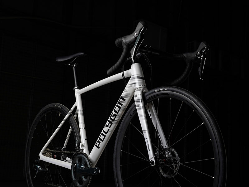 Polygon Strattos S4D warna putih Polygon Strattos S4D warna putih