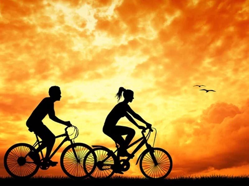 Sunset ride bersama pasangan Sunset ride bersama pasangan