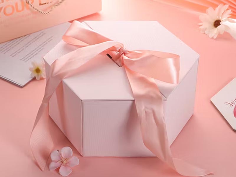 Kado Valentine: sebuah hadiah yang sangat bermakna Kado Valentine: sebuah hadiah yang sangat bermakna