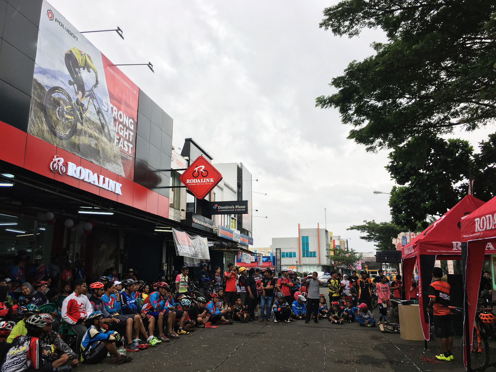 Ratusan Pesepeda Padati Grand Opening Rodalink Citra Raya Ratusan Pesepeda Padati Grand Opening Rodalink Citra Raya