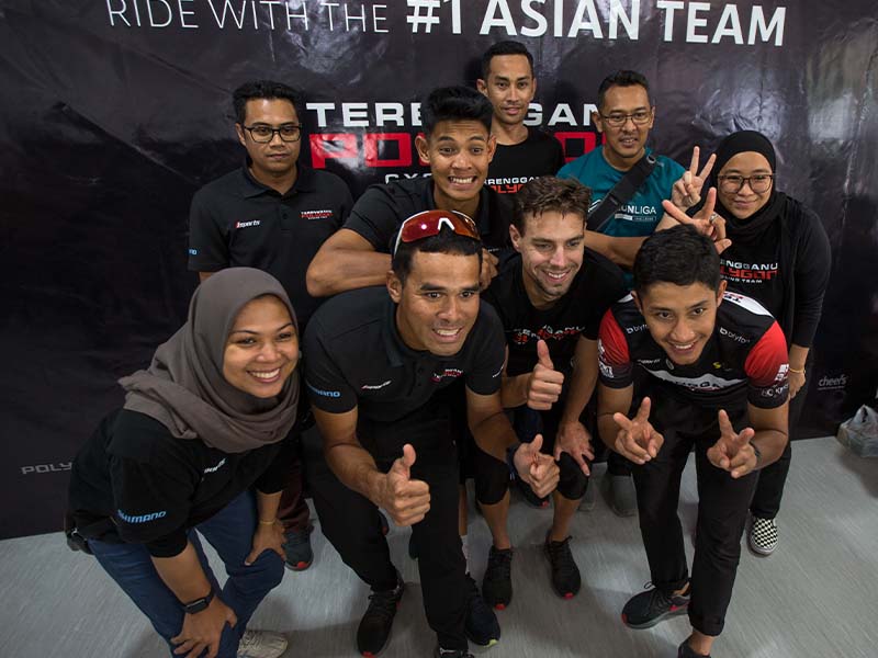 1-1 Terengganu Team berfoto bersama di photo booth 1-1 Terengganu Team berfoto bersama di photo booth