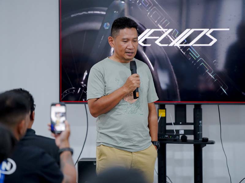 Mereka yang Merayakan Kemenangan Tim Sepeda Balap Terbaik se-Asia Mereka yang Merayakan Kemenangan Tim Sepeda Balap Terbaik se-Asia