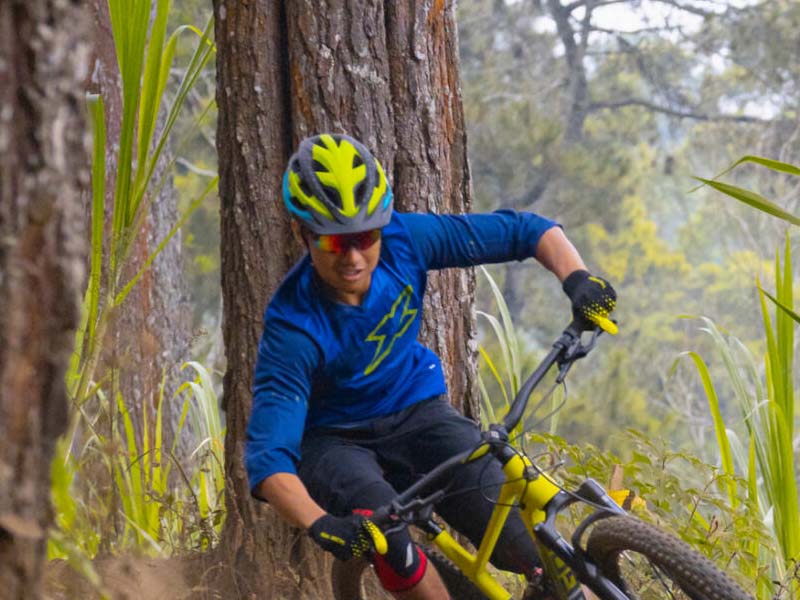 Helm sepeda Polygon Bolt Helm sepeda Polygon Bolt