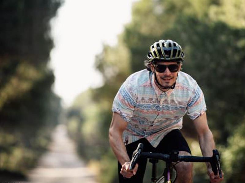 Kacamata Anti UV memberikan perlindungan dari debu dan cahaya Kacamata Anti UV memberikan perlindungan dari debu dan cahaya