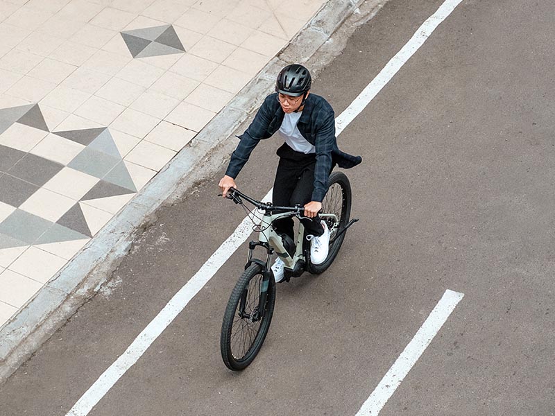 Sepeda hybrid elektrik unggul di dalam kota Sepeda hybrid elektrik unggul di dalam kota