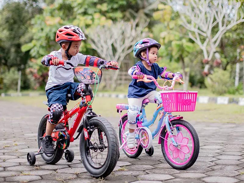 Berpetualang dengan sepeda anak Berpetualang dengan sepeda anak