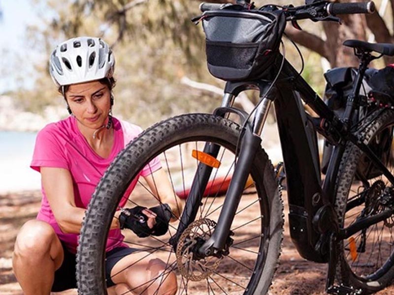 Memeriksa kondisi sepeda listrik bekas Memeriksa kondisi sepeda listrik bekas