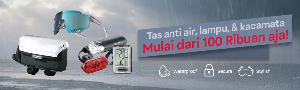 Tas, kacamata, dan lampu untuk musim hujan Tas, kacamata, dan lampu untuk musim hujan