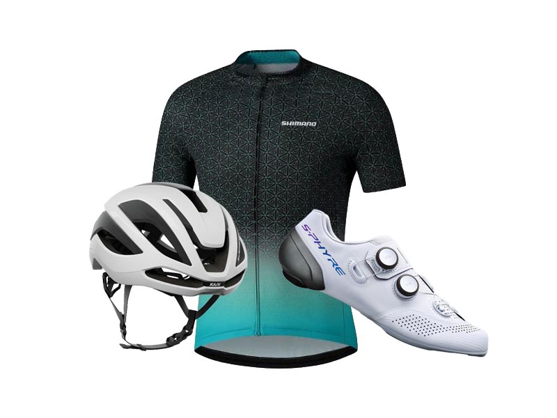 Perlengkapan olahraga sepeda: helm, jersey, & sepatu Perlengkapan olahraga sepeda: helm, jersey, & sepatu