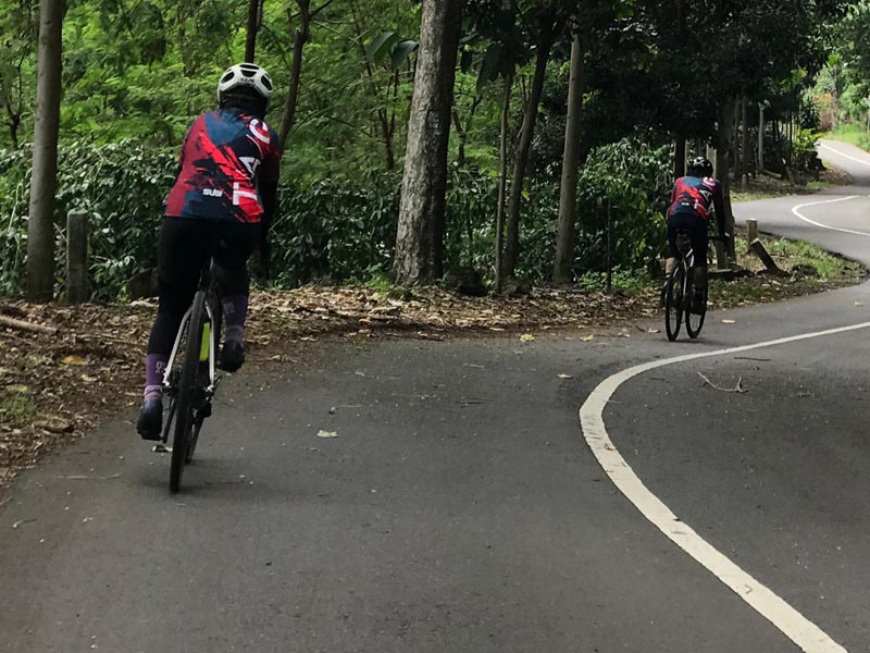 Bersepeda melewati rute baru Bersepeda melewati rute baru