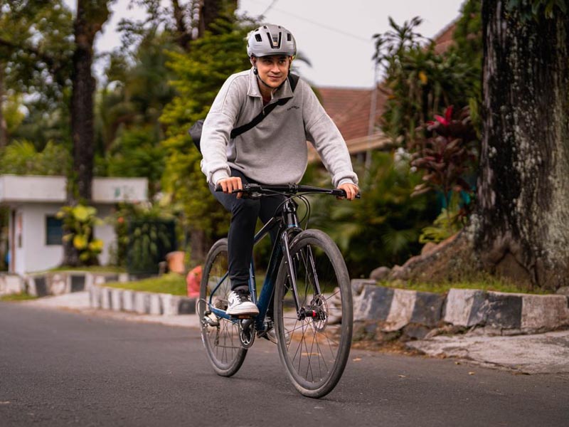 Commuting dengan sepeda urban Commuting dengan sepeda urban