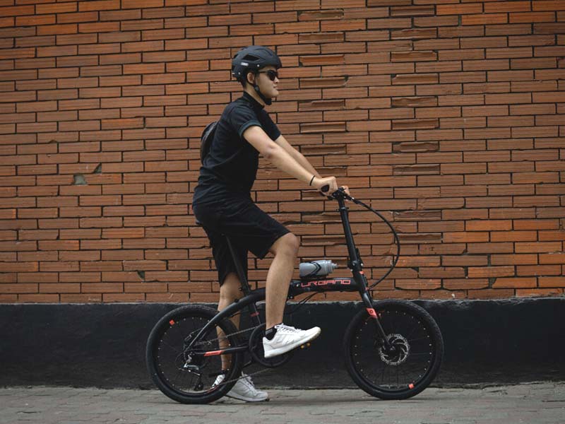 Comfortable folding cycling in town Comfortable folding cycling in town