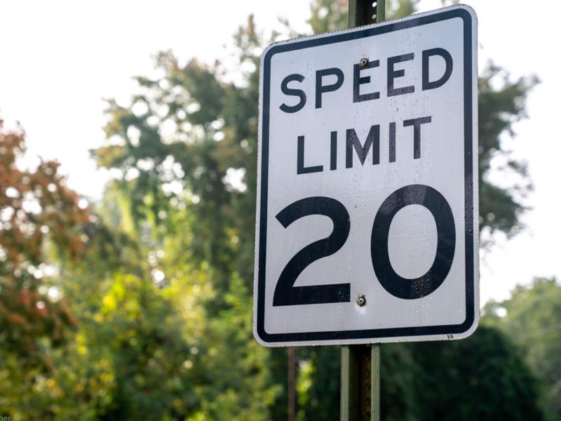 Maximum speed regulation Maximum speed regulation