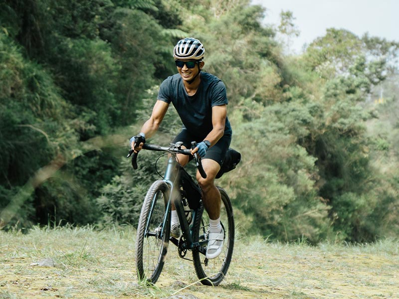 Stylish cycling apparel enhances cyclists' confidence & appearance Stylish cycling apparel enhances cyclists' confidence & appearance