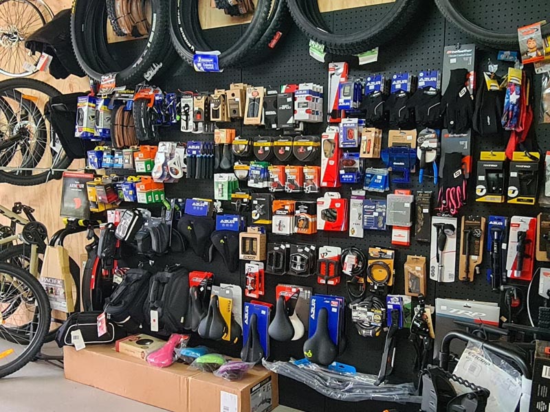 Choosing the right bike fenders in a bike shop Choosing the right bike fenders in a bike shop