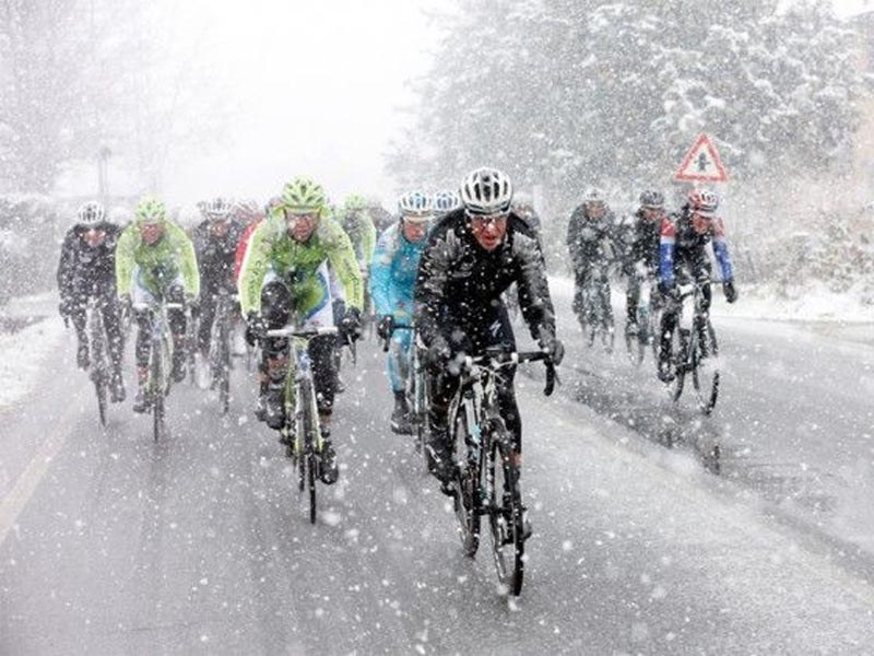 Road bike training under all weather Road bike training under all weather