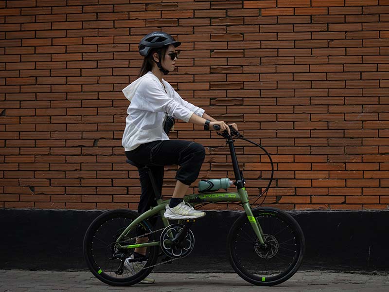 The Polygon Urbano 5 green foldable bicycle The Polygon Urbano 5 green foldable bicycle
