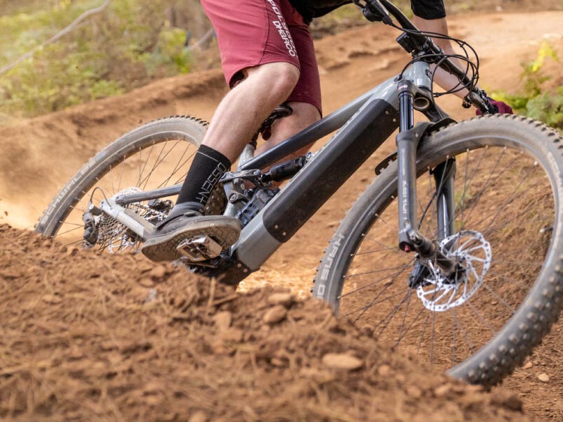 Bike socks keep you from hurting your feet Bike socks keep you from hurting your feet