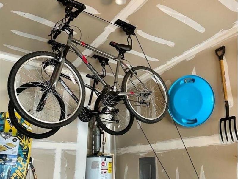 Wiring a bike to the ceiling Wiring a bike to the ceiling