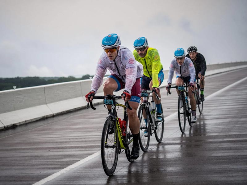 Cycling in the rain Cycling in the rain
