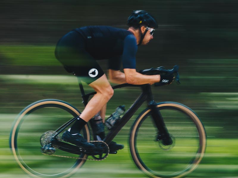Strong handlebar grip on a gravel bike Strong handlebar grip on a gravel bike